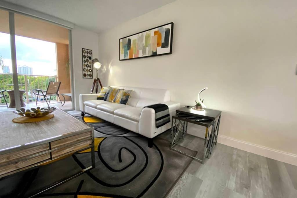 Yacht Club At Aventura 2 Bed 2 Bath Luxurius Cozy Brand New 2020 Apartment Екстериор снимка